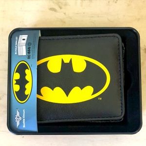 Batman double sided logo bifold wallet with collectible tin box